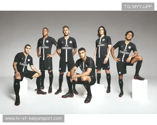 足球品牌跨界联名产品受年轻人欢迎，十大足球品牌